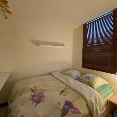 Un Pied-a-terre A Apartment